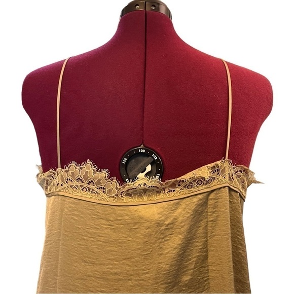 Bundle of 2: Spaghetti Strap Camisoles by H&M & LOVEAU Dear (Wardrobe Essential) - Picture 9 of 16